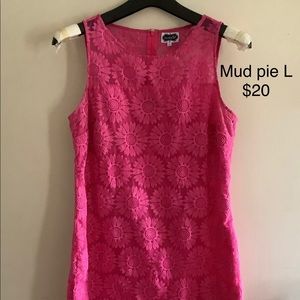 Mud pie pink daisy lace design Large